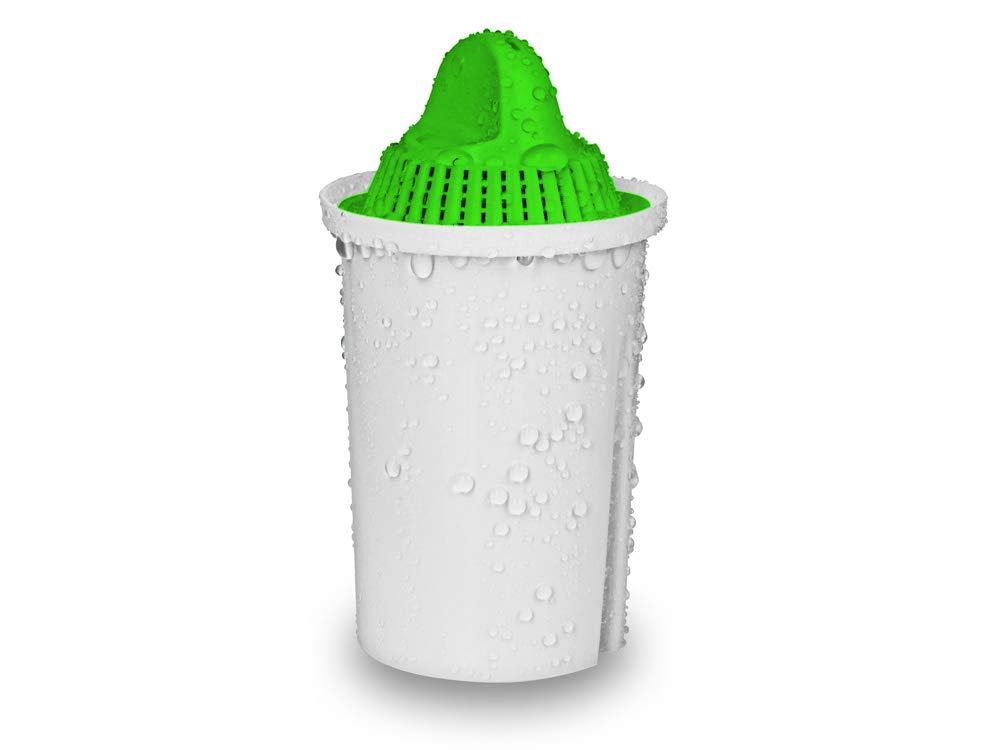 Vue rapprochée de la cartouche filtrante PearlCo Alkaline Classic, conçue pour améliorer la qualité de l'eau.