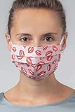 Mund- und Nasenschutz aus 100% Baumwolle mit Kussmund-Aufdruck. Die Maske ist doppellagig gearbeitet und verfügt über 3 Falten, die eine ergonomische Anpassung an die Gesichtsform ermöglichen