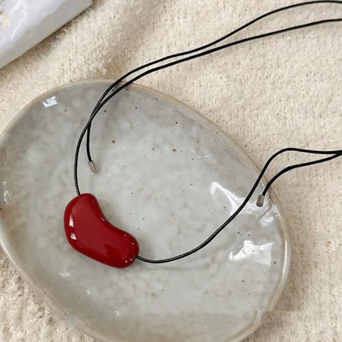 Collier petit cœur à la mode en résine rouge avec sa chaîne réglable - 3