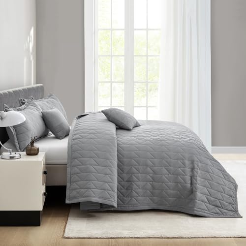 Image of Oversized Queen Bedspread, Geometric Diamond Stitched Quilt Set Queen, Lightweight Reversible Coverlet, Straight Edge - Modern Classic Look, 5 Piece, Grey