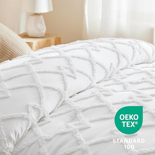 Bedsure Boho Comforter Set Queen - White Tufted Queen Size Comforter, 3 Pieces Farmhouse Shabby Chic Embroidery Bed Set, Soft Fluffy Geometric Pattern Bedding for All Seasons