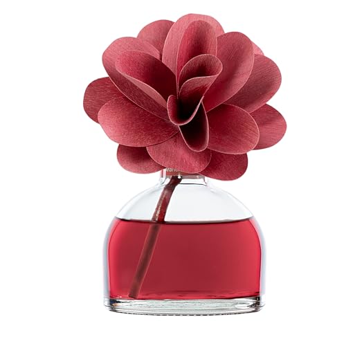 Diffusore di Profumo di Muhà da 200Ml. Flower Diffuser Realizzato in Vetro E Legno, Dimensioni: 142X142X237 Mm. Oggetto di Colore Rosso E Frangranza: Arancio E Cannella. La Referenza È H11