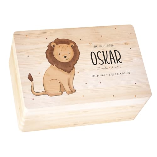 Muckelmeister Erinnerungsbox Baby Personalisiert - 30x20x14cm - UV-Druck - Individuelle Baby Aufbewahrungsbox - tolle Erinnerungskiste aus Holz - Taufgeschenk - Geschenke zur Geburt - Löwe