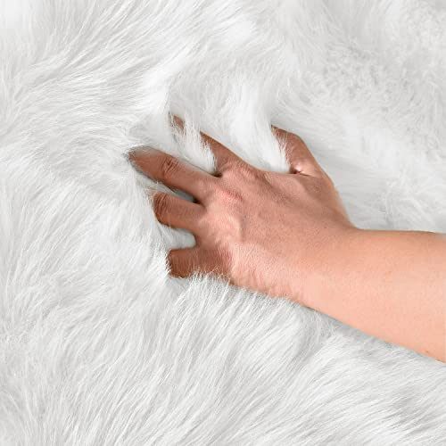 Latepis Faux Sheepskin 2x4 Shag Throw Rugs White Fur Sheep Skin Rug Carpet Alfombras para Habitacion Furry Rug for Bedroom Cushion Home Décor, Sheepskin
