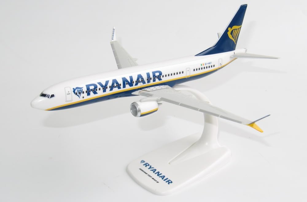 Amazon.com: PPC PP-RYAN737M Ryanair Boeing 737 Max 8 1:200 Scale