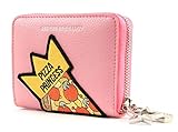 Die Marke GEORGE GINA & LUCY überrascht ihr Fans mit immer neuen, angesagten Designs. Auch bei dieser Geldbörse haben sie sich etwas einfallen lassen. Auf der Vorderseite ist ein cooler Schriftzug zu sehen. Maße: 11,5 x 8,5 x 2 cm