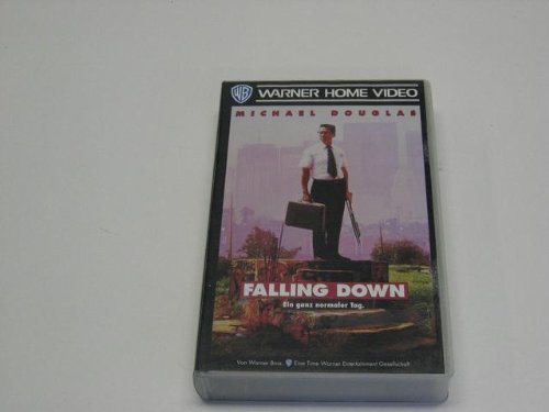 Falling Down [VHS] : Douglas, Michael, Duvall, Robert, Hershey