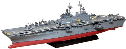 USS Wasp LHD-1 Amphibious Assault Ship 1/350 (Plastic model) by Monochrome
