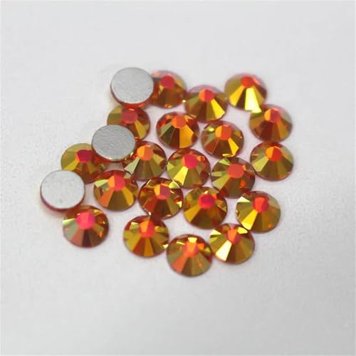 Strass cristal opale de feu pour votre manucure de soirée chic