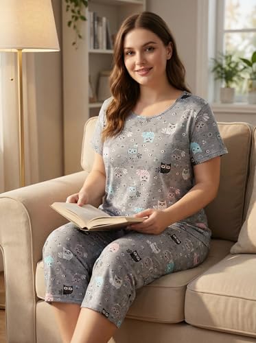 Image of CHUNG Women Cotton Pajama Sets Sleepwear pjs Short Sleeve Shirt Capri Length Crop Pants Cute Vivid Print