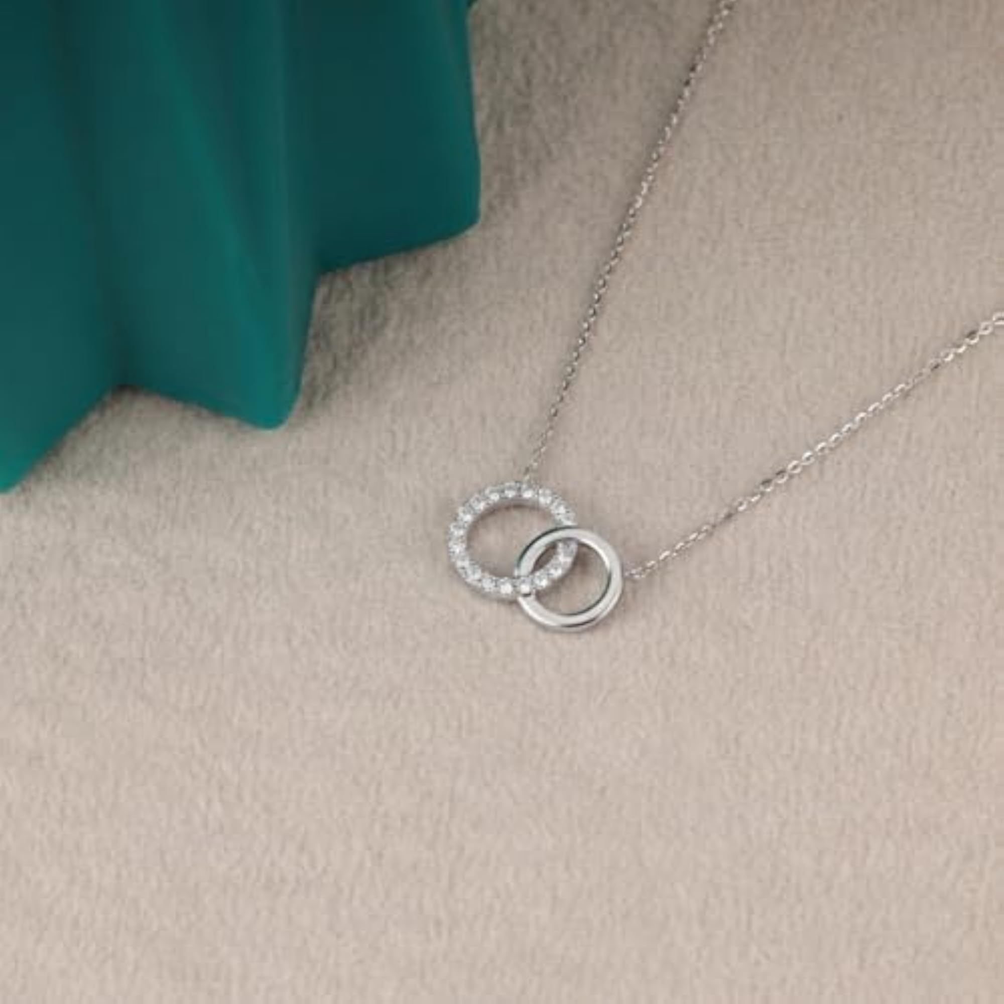 Women's 925 Sterling Silver Interlocking Circles Pendant Necklace