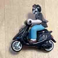 スクーター オートバイ 赤バイク 原付 原チャリ 暴走族 ジオラマ Amazon.co.jp: スクーター①赤バイクミニカーライダー付き 原