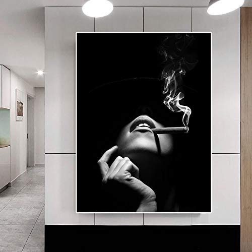 Toile art fumer femmes pour créer une ambiance moderne et feutrée dans votre salon chaleureux - 4