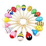 Esta maravillosa maracas es perfecta para un despertador musical de un niño. Está diseñado con madera. Contiene granos de arena y emite un agradable sonido cuando se sacude. Su atractivo diseño le encantará al bebé.