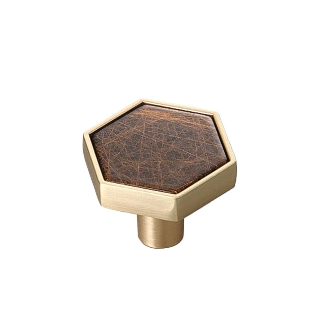 Poignée en cuivre hexagonale dorée pour remplacer un bouton de meuble usé