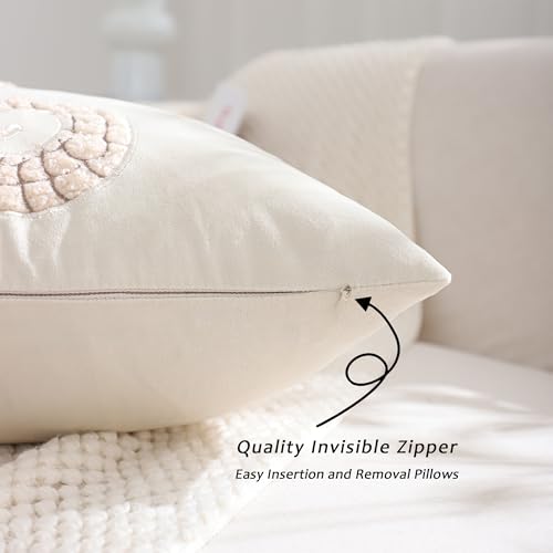 Housse de coussin velours beige brodé Tosleo 45x45 fermeture éclair invisible
