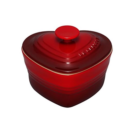 Le Creuset Stoneware Heart Ramekin with Cover, Red
