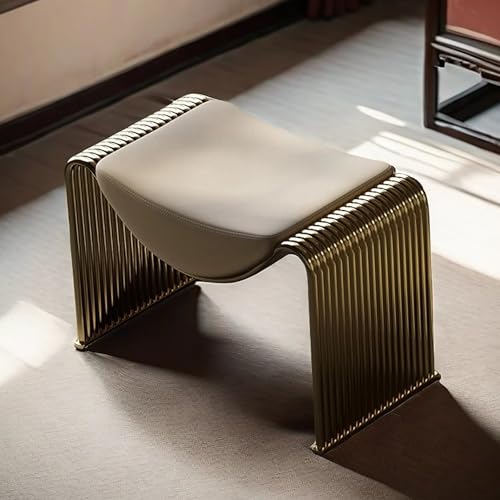 Meubles de salle à manger avec pieds en métal et banc du milieu du siècle