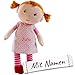 HABA Stoffpuppe Roja mit Namen Bestickt, Erste Baby Puppe zum kuscheln, Weiche Kuschelpuppe 303730