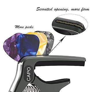 CANTUS Guitar Capo pour guitares acoustiques & électriques avec support de médiator intégré et 4 médiators - Les Beatles, Paul McCartney, John Lennon, RIngo Starr, George Harrison CANTUS Guitar Capo pour guitares acoustiques & électriques avec support de médiator intégré et 4 médiators – Image 2