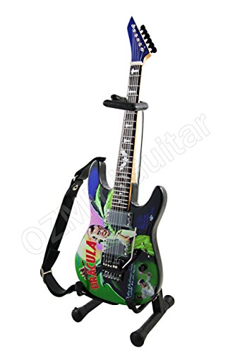 OZMiniGuitar Guitare Miniature Kirk Hammett Metallica Dracula Art Style - Les Beatles, Paul McCartney, John Lennon, RIngo Starr, George Harrison OZMiniGuitar Guitare Miniature Kirk Hammett Metallica Dracula Art Style – Image 3