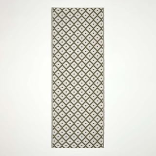 HOMESCAPES Luxury Runner Outdoor Rugs for Garden Patio Waterproof 100% Recycled Plastic Mat Carpet 75 x 200cm Reversible White & Green Geometric Rug May, Indoor/Outside & Portable, Seamless