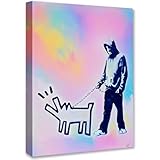 Chaque peinture est fixée avec un cadre en bois et est livrée avec des accessoires à crochets pour un accrochage facile.