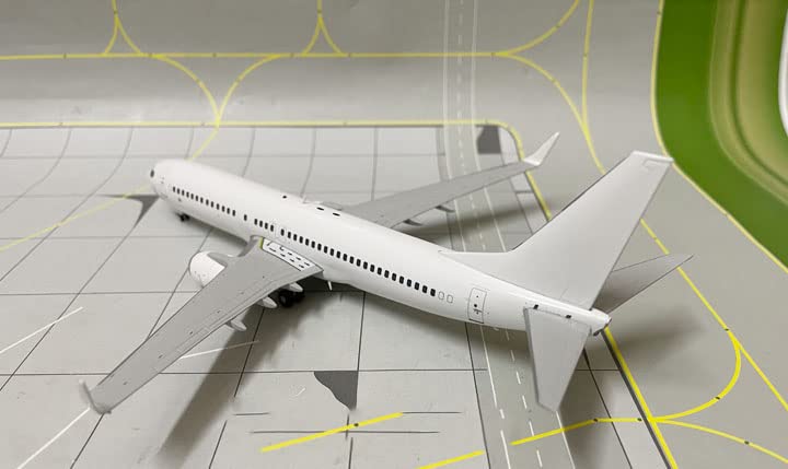 Amazon | JC Wings 1/200 完成品 for Boeing 737-800 Blank ダイ