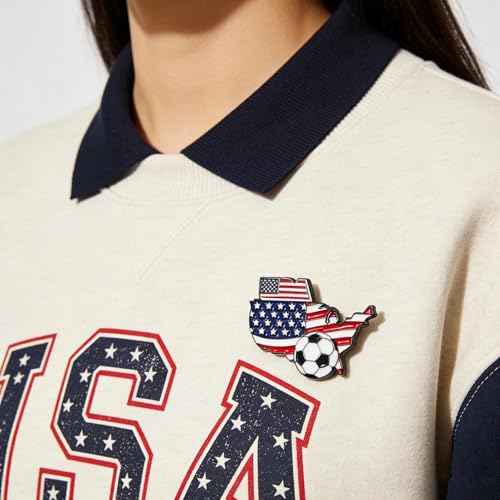 MOBUTOFU 4 szt. przypinek kibica piłki nożnej - odznaki z flagą USA - gadżety z turnieju piłkarskiego 2026 - patriotyczna broszka emaliowana w kolorze czerwonym, białym i niebieskim na kurtki,