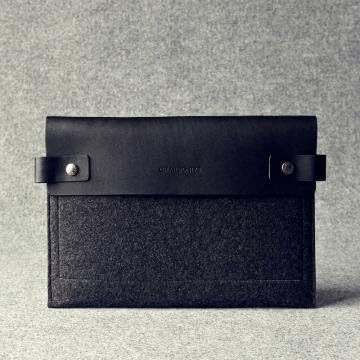 Genuine Leather and Wool Felt sleeve case for Apple iPad [4th/3rd/2nd/1st Generation] (Black)