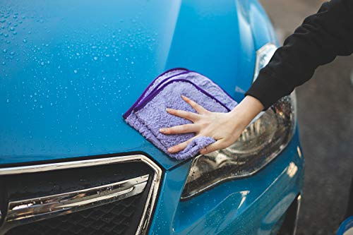 Serviette microfibre 70/30 entretien auto le week-end au garage
