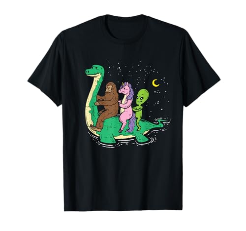 Alien Bigfoot y unicornio montando Halloween con el monstruo del lago Ness Camiseta