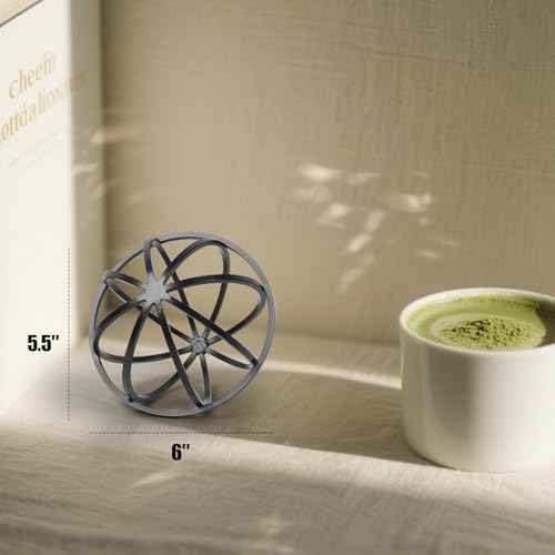 Escultura esfera metálica geométrica dorada 6.3" miniatura 4