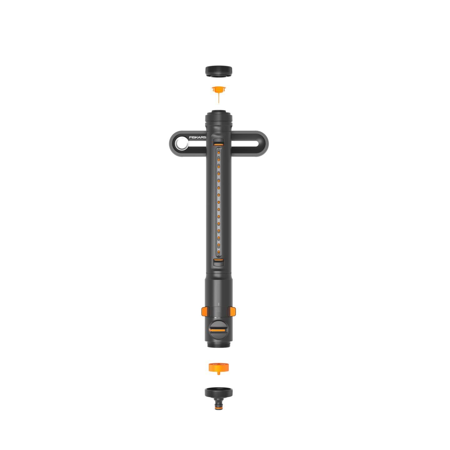 Fiskars X-Series Irrigatore Oscillante S-M | Comprensivo di filtro estraibile e strumento per la pulizia degli ugelli, Irrigazione di 150-300 m², Nero/Arancio, 1070832