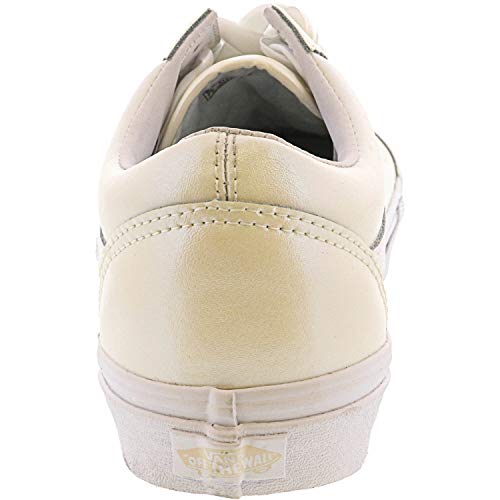 Vans Vans Women's Old Skool Pearl Suede Classic Skate Shoe (10 Women / 8.5 Men, (Perla Suede) Classic White/True White)