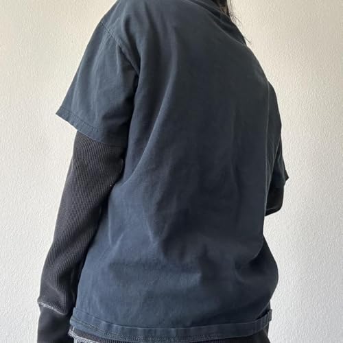 Amiblvowa Women Y2K Grunge T Shirt Emo Aesthetics Graphic Tops Teen Girl Vintage Baggy Goth Tops Harajuku Punk Grunge Clothes