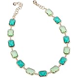 Sovrani Collana da donna collezione Cristal Magique. Collana in parure in ottone e finitura oro con cristalli verdi di misura cm 42+5 e chiusura a moschetone. La referenza è j7204