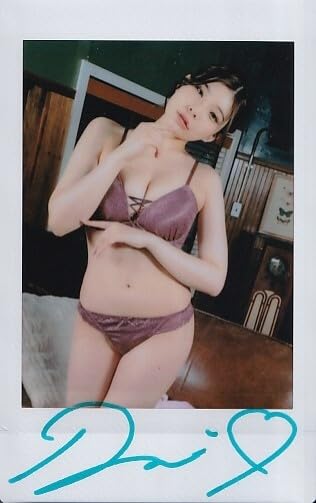 Amazon.co.jp: 神木麗 美女のハダカ 直筆サイン入りチェキ H : おもちゃ