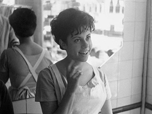 Six Moral Tales (The Bakery Girl of Monceau / Suzanne’s Career / My Night at Maud’s / La collectionneuse / Claire’s Knee / Love in the Afternoon) (The Criterion Collection) [Blu-ray] - Thumbnail 2