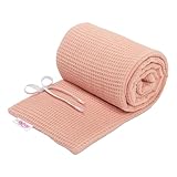 WEICHES MATERIAL - Der Bettschutz aus 100% Baumwolle sorgt für weichen und komfortablen Schutz. Die Gitterbett-Schutzumrandung ist sanft zur Haut und bietet gleichzeitig sicheren Halt durch das Bettschutz-Befestigungssystem.