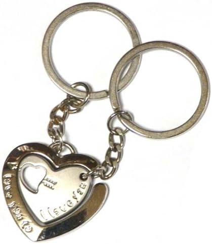 Amazon Co Jp 二つが組み合わさると意味を持つという二人だけの暗号 ペア キーホルダー W Heart ホーム キッチン