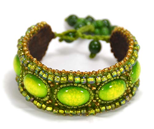 Bracelet plat vert et jaune en feutrine : la solution pour un bijou coloré, léger et hypoallergénique