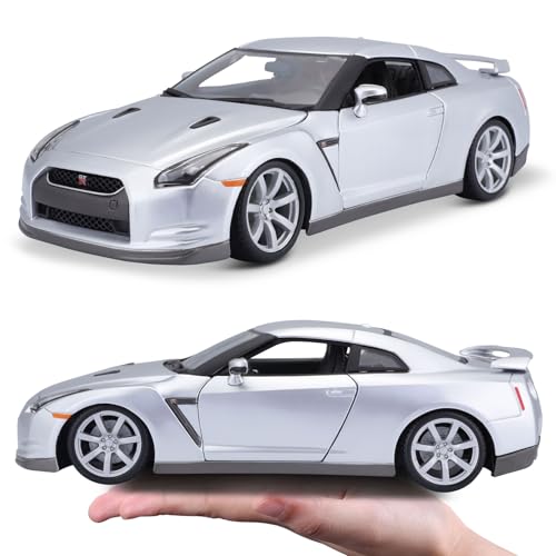 Modelo Nissan GT-R R35 2009 a escala 1:18 plateado