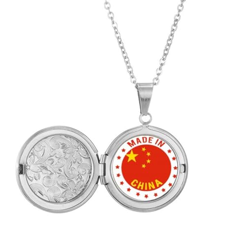 Collier médaillon chinois étoiles rouges jaunes aux finitions de haute précision