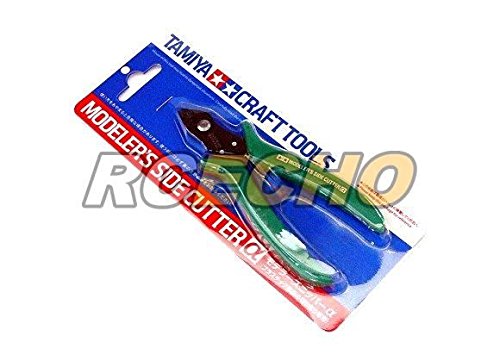 Pince coupante Tamiya verte idéale pour monter vos maquettes sans bavure