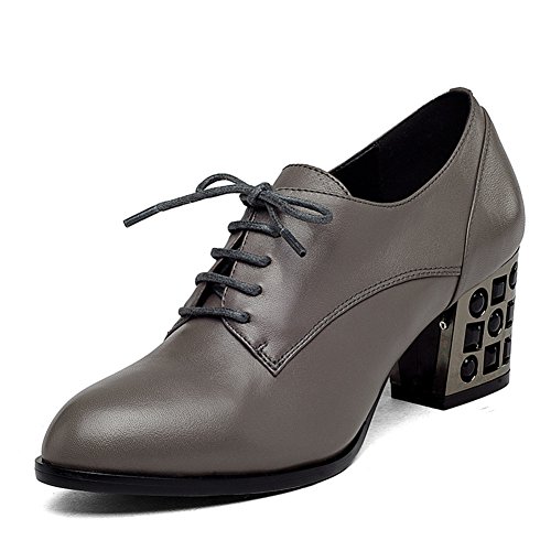 Chaussures en cuir à talon grossier idéales pour le bureau au printemps