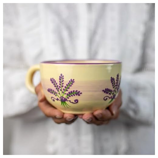 City to Cottage® Lavendelmönster lila och grädde | Designer handgjord handmålad | Unik keramik extra stor 500 ml | Cappuccino kaffe te soppmuggar koppar med handtag | present