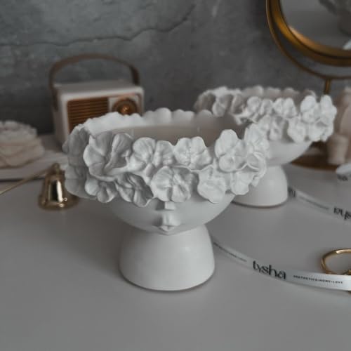Image of Kitty Cat Aesthetic Soy Wax Scented Candles | Reusable Concrete Sea Shell Jars | Vanilla Aroma | 12+ Hours Burn Time | Perfect Home Decor for Bedroom, Office & Hostel (Abstract Queen Face)