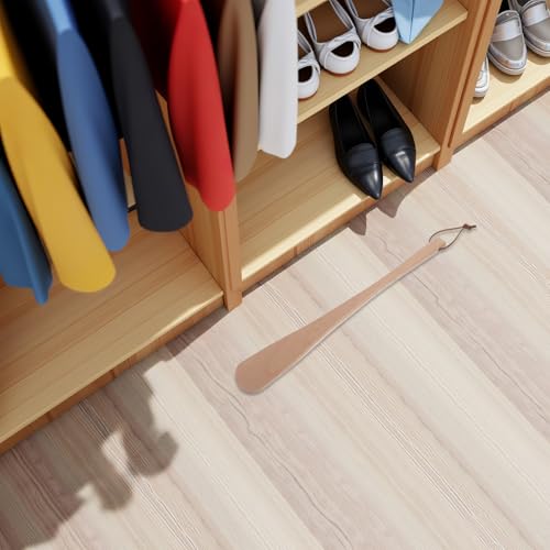 Calzador de madera para el recibidor de casa que facilita poner los zapatos sin agacharse 5