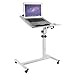 Produktbild TataYang Laptoptisch Rolltisch Betttisch Notebooktisch Beistelltisch höhenverstellbar Ständer für Linkshänder Sofatisch mit Rollen und drehbar Ablage für Maus mit 2 Stopp-Leisten, Holz (Weiß)